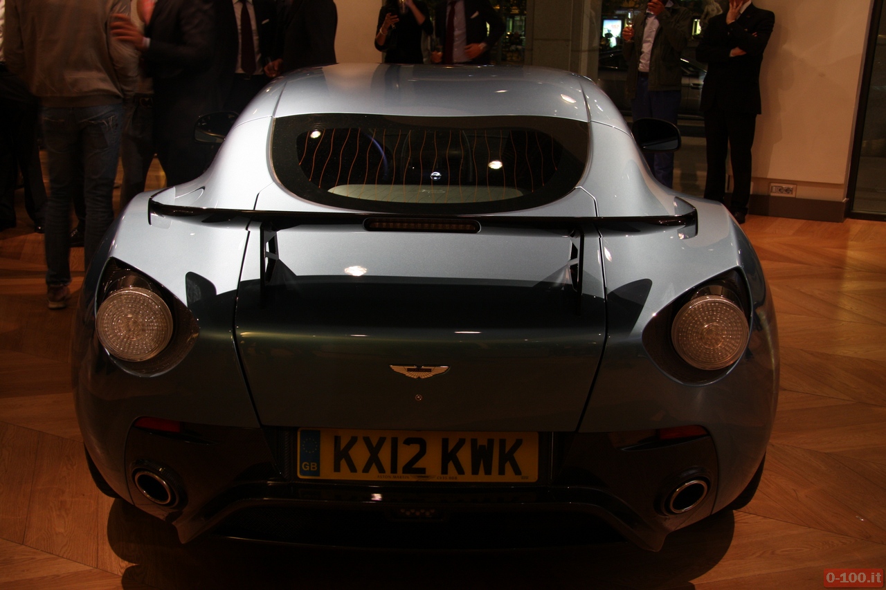 Aston-Martin_Vanquish_V12-Roadster_V12-Zagato_0-100_27