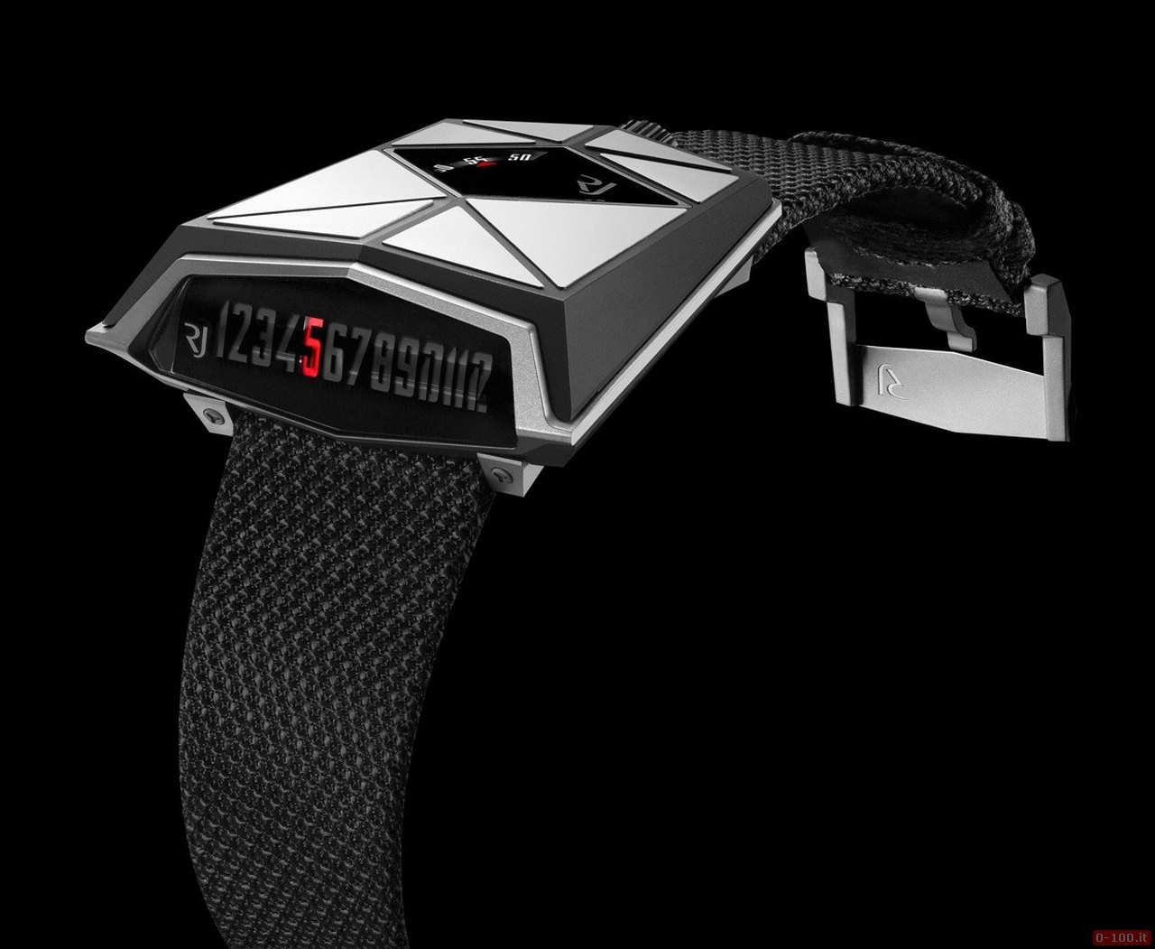 RJ-Romain Jerome unveils its first pilot's watch: the Spacecraft