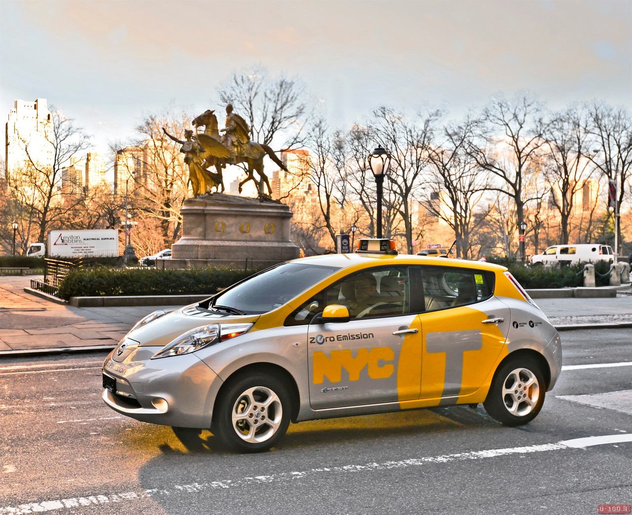 nissan-leaf-taxi-elettrico-in-new-york_0-100_6