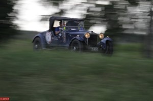 mille_miglia_2013_approaching-brescia_0-100_17