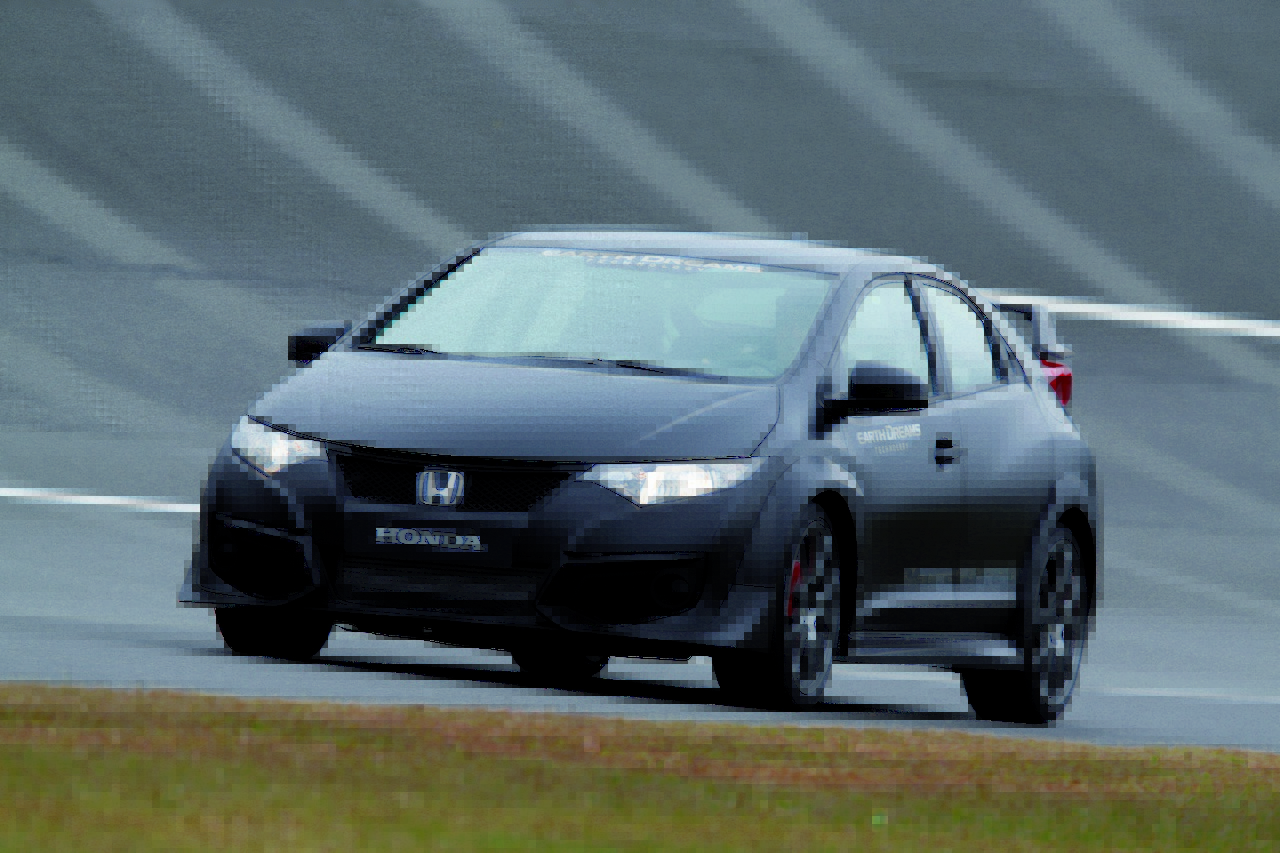 il-prototipo-della-honda-civic-type-r-testato-sul-circuito-giapponese-di-tochigi_0_1001