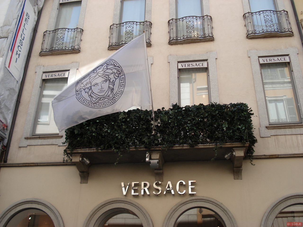 versace-il-20-della-casa-di-moda-italiana-vola-negli-usa-da-blackstone