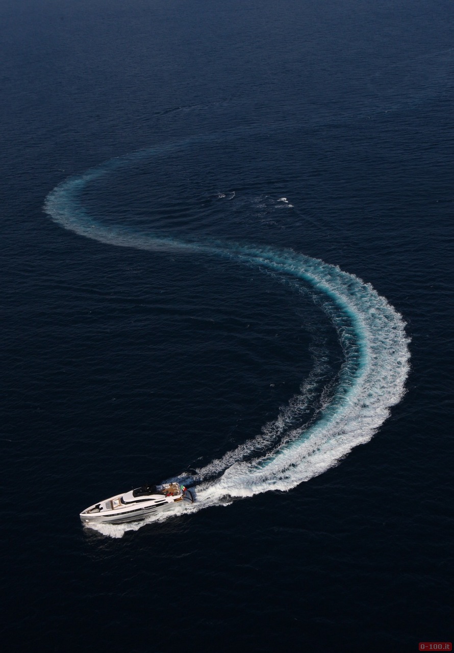 showboat-design-awards-2014-lo-yacht-columbus-40s-hybrid-sergio-cutolo-trionfa-3-volte_0-10013