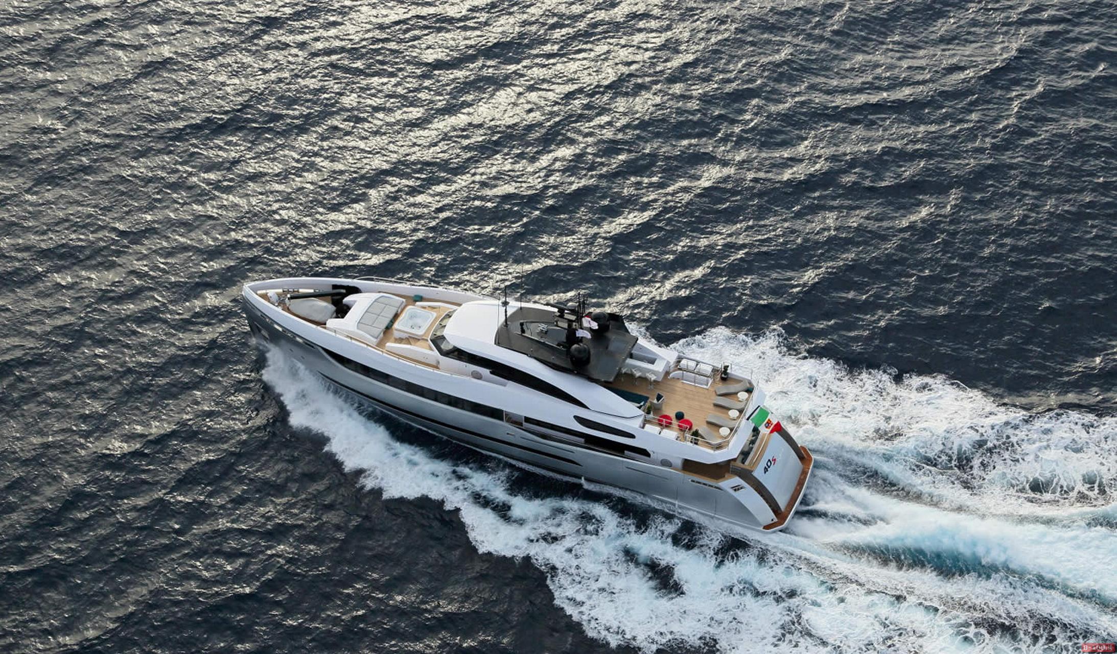 showboat-design-awards-2014-lo-yacht-columbus-40s-hybrid-sergio-cutolo-trionfa-3-volte_0-1006