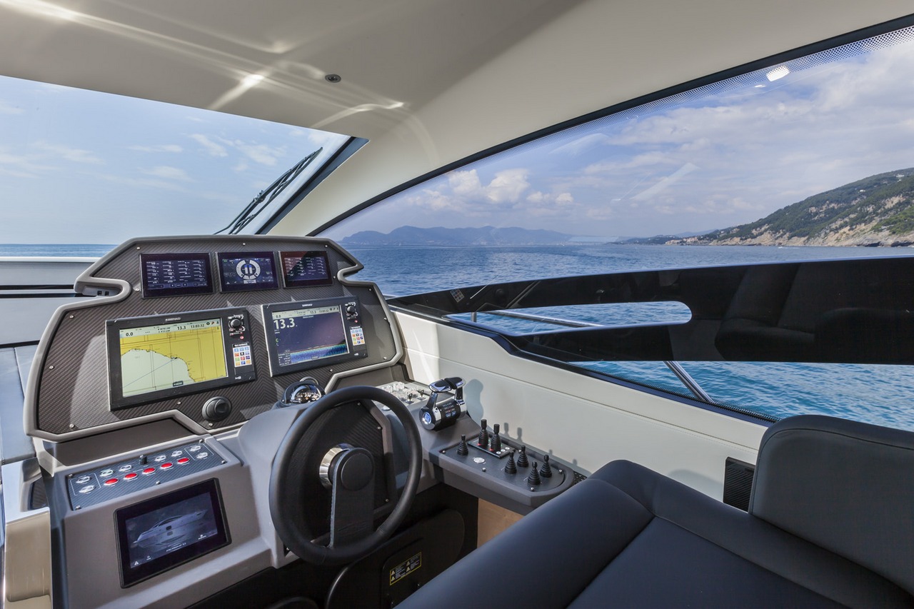 cannes-yachting-festival-2014-pershing-70-0-100_7