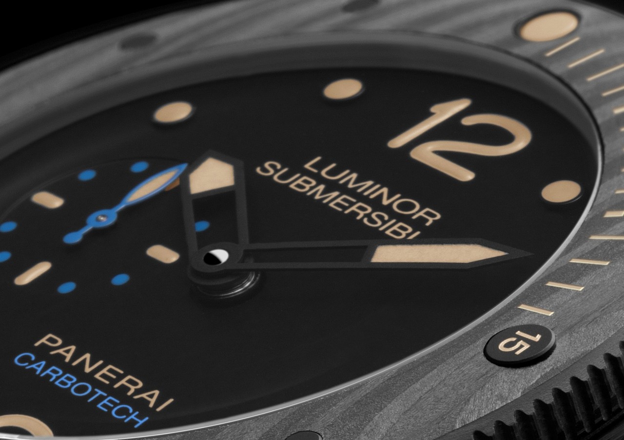 officine-panerai-luminor-submersible-1950-carbotech-3-days-automatic-47mm-ref-pam00616_0-100_1