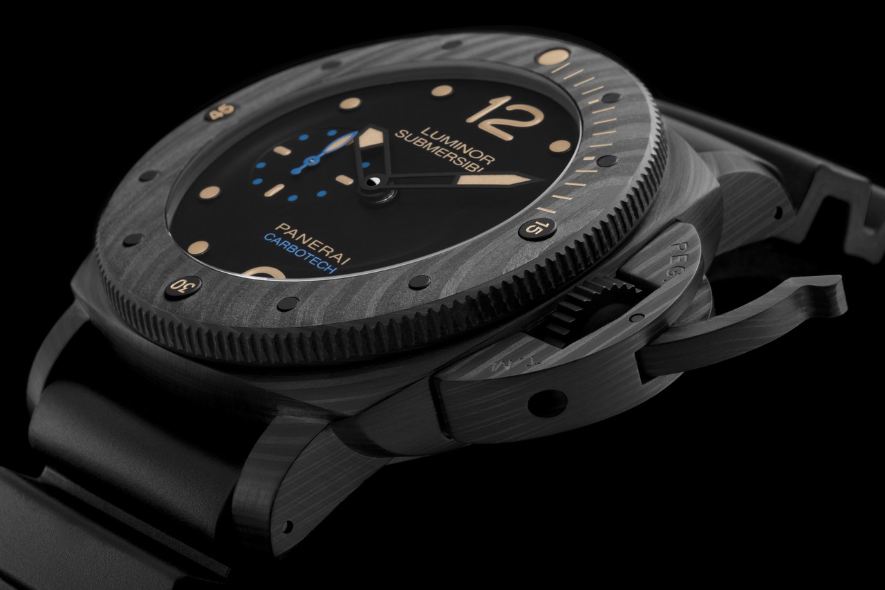 officine-panerai-luminor-submersible-1950-carbotech-3-days-automatic-47mm-ref-pam00616_0-100_2