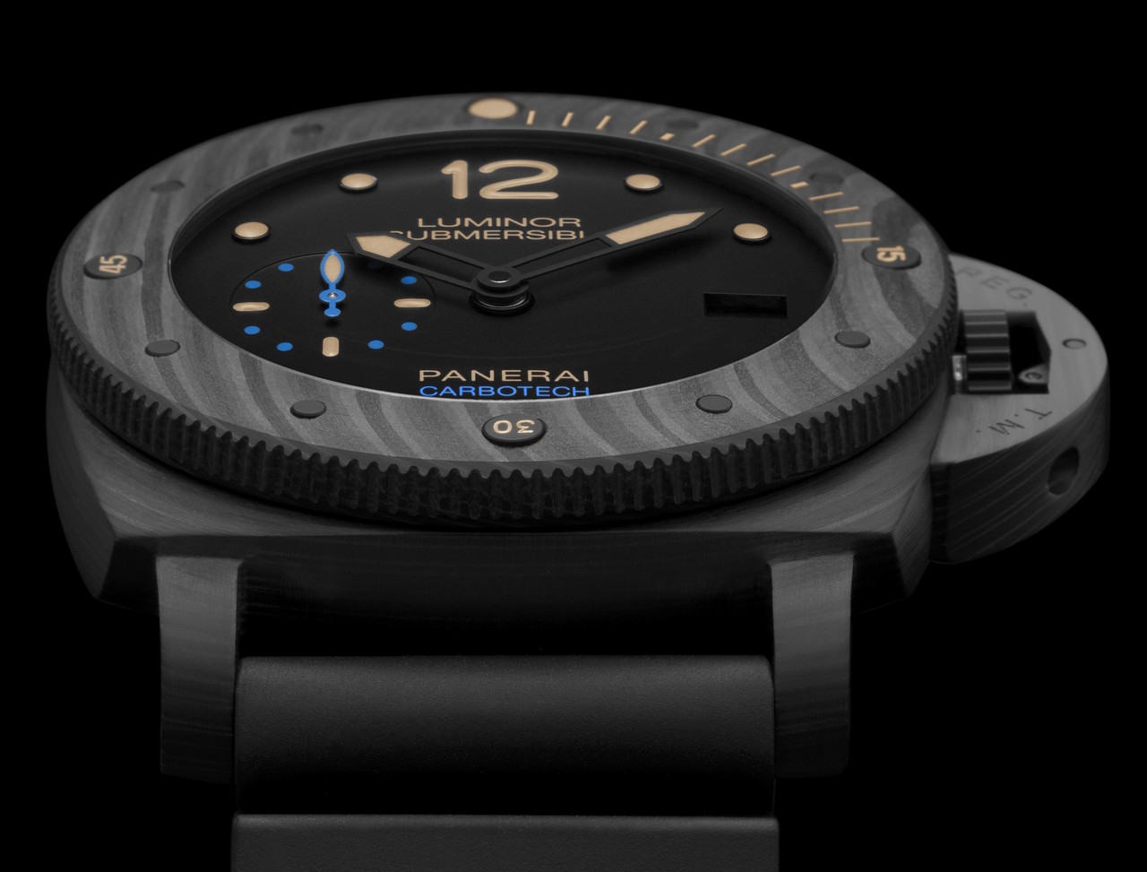 officine-panerai-luminor-submersible-1950-carbotech-3-days-automatic-47mm-ref-pam00616_0-100_4