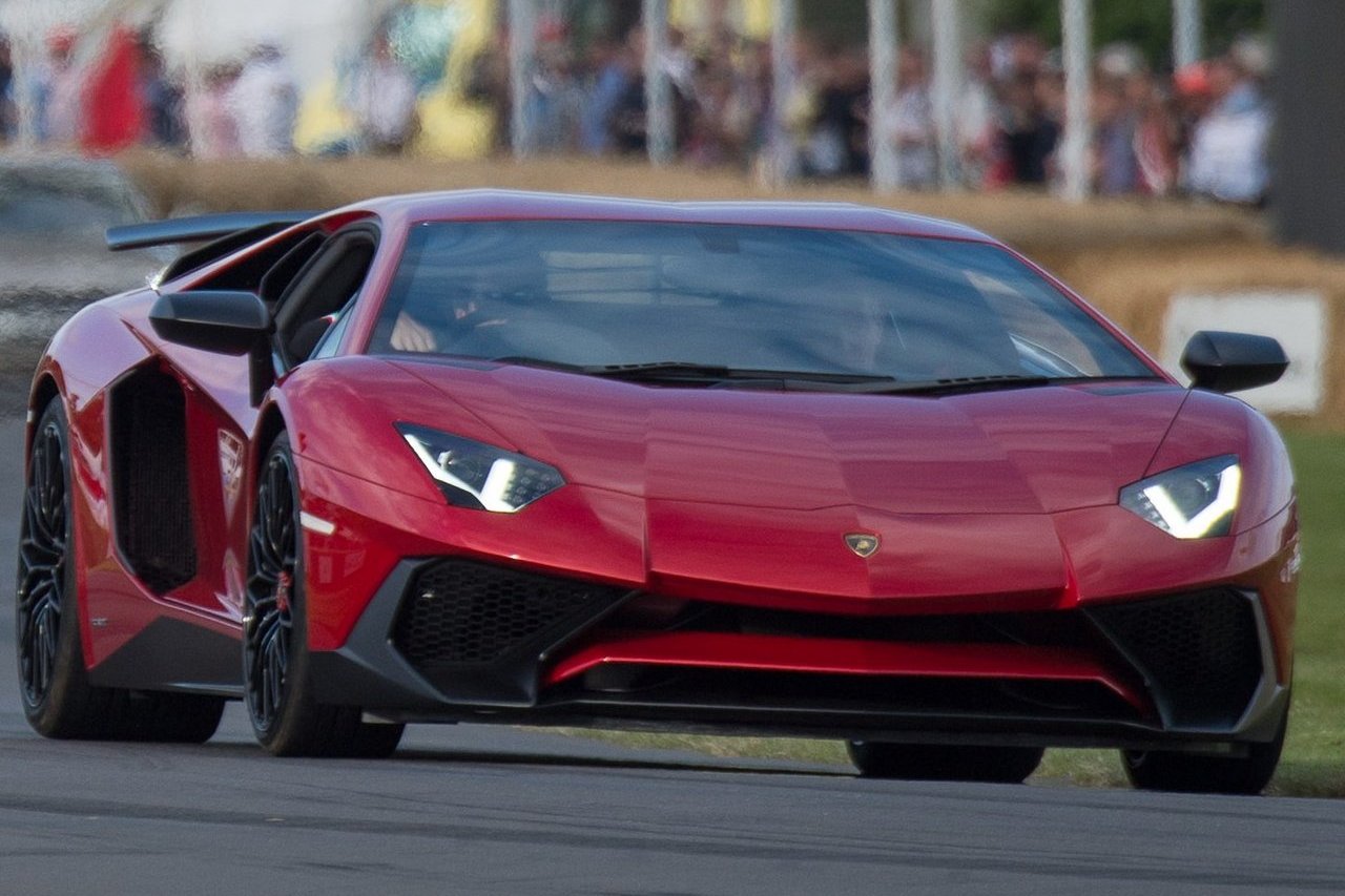 Lamborghini Aventador Superveloce and Huracán at Goodwood Festival rtertof Speed 2015