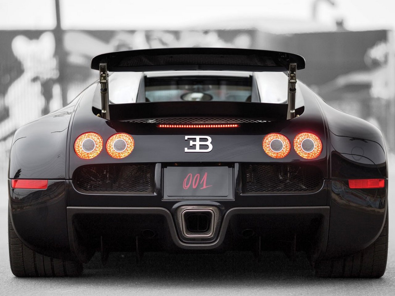 bugatti-veyron-001-2005-rm-auction-0-100-3