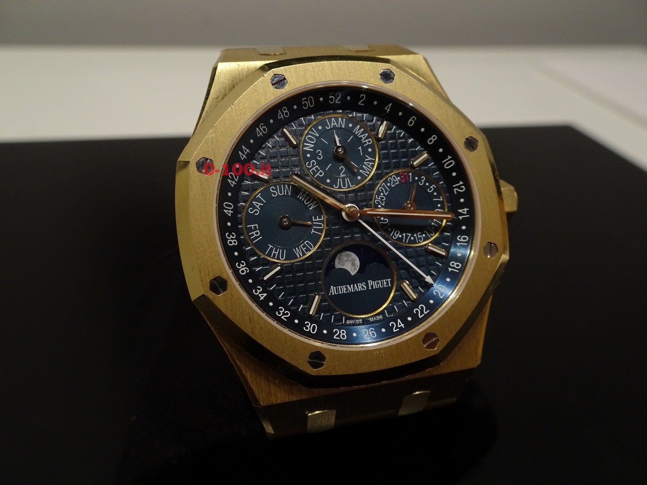 audemars-piguet-royal-oak-SIHH-2016-0-100_11