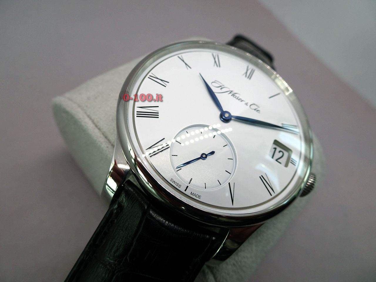 baselworld_2016-moser-cie-0-100-it_1