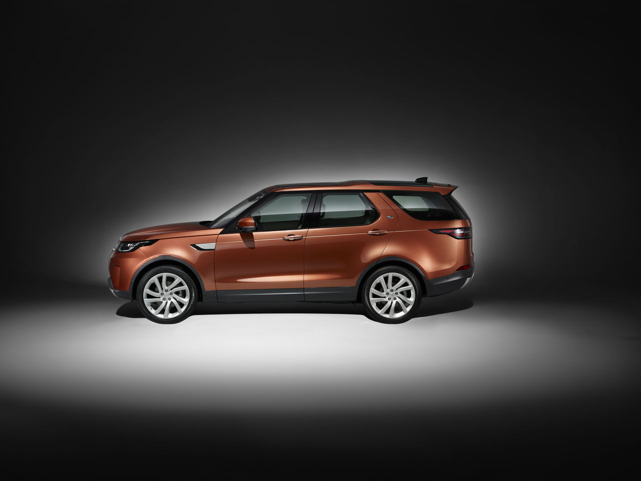 land-rover-discovery-2017_0-100_60