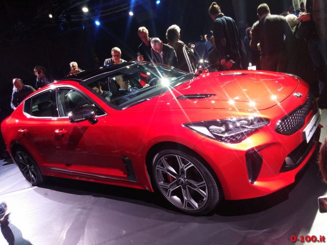 kia_stinger_official-unveiling-milano_0-100_12
