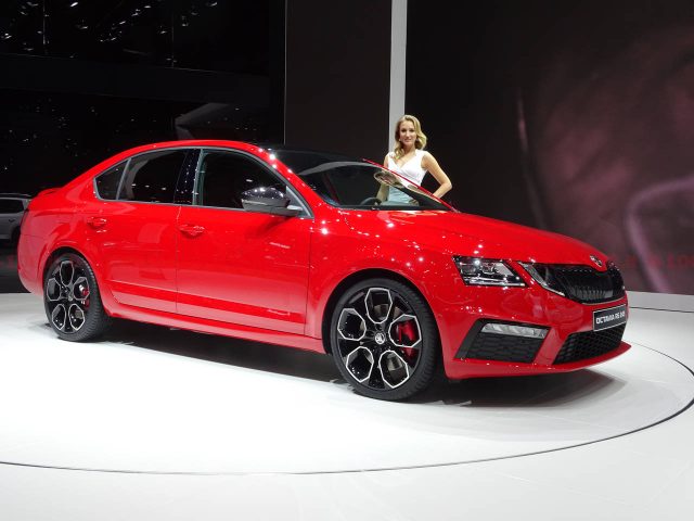 geneva-geneve-ginevra-2017-auto-show-skoda-octavia-rs-245_0-100_4
