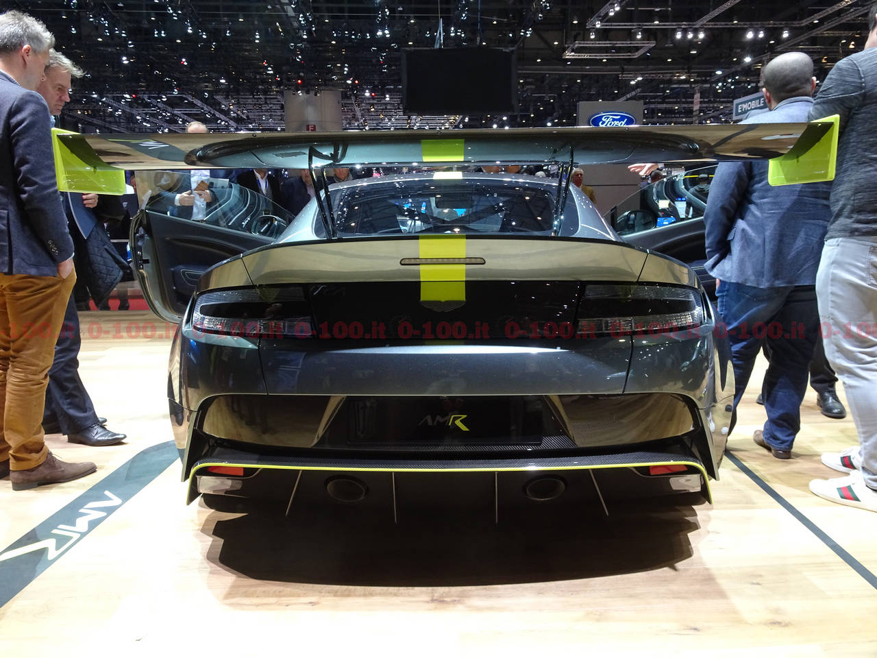ginevra-geneva-geneve-2017_aston_martin-vantage_AMR_0-100_6