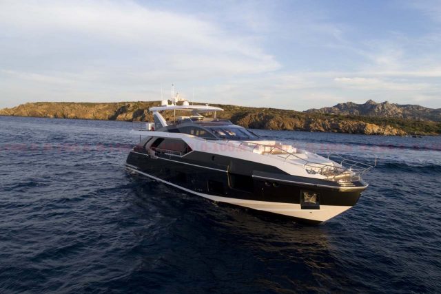 azimut-yachts-anteprime-mondiali-al-cannes-yachting-festival-2017_0-1001