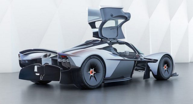 aston-martin-valkyrie_0-100_10