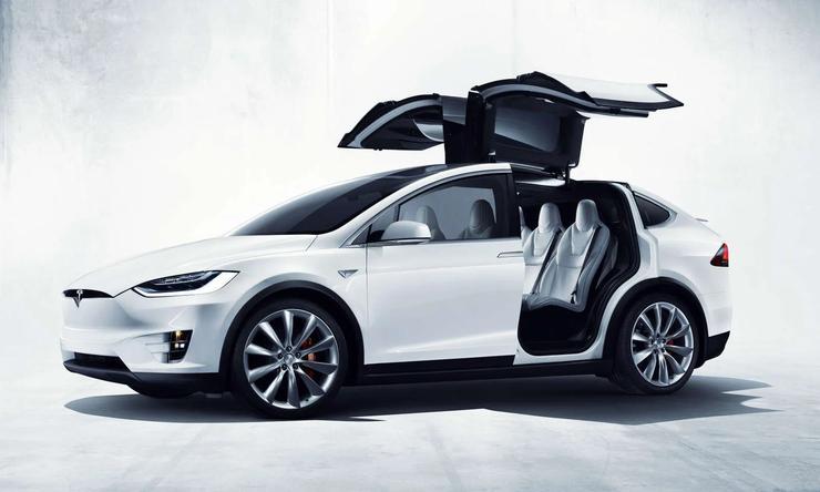Tesla Model X diventata Delorean DMC-12