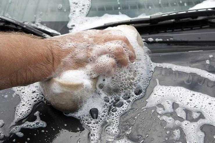 Perché lavare l'auto dopo la pioggia