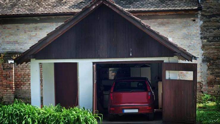 Lasciare l'auto in garage e diventato illegale