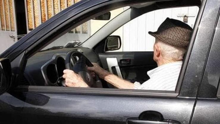 Anziani al volante