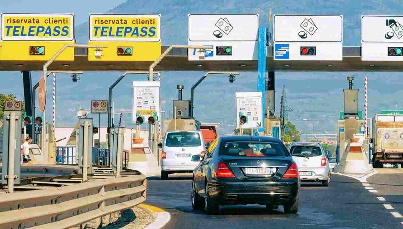 Autostrade: viaggiare gratis si può