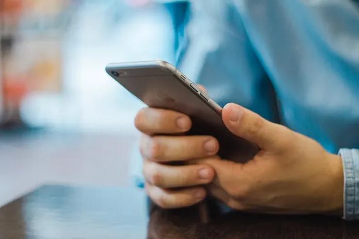 Controlla la tua auto solo con il cellulare