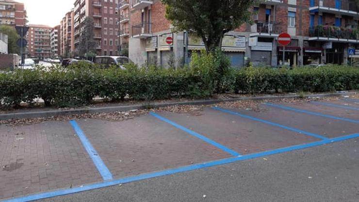 Parcheggio strisce blu