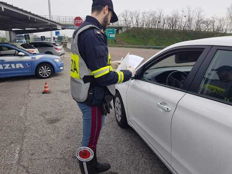 oggetti vietati auto