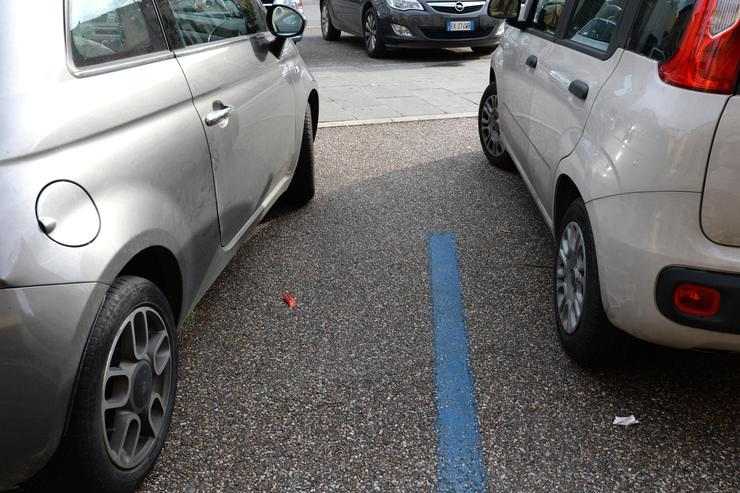 Parcheggio strisce blu 2 - 0-100.it