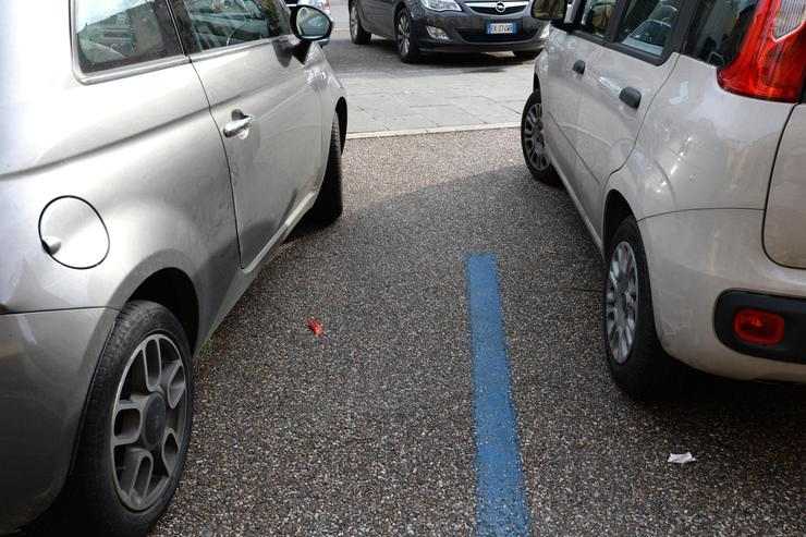 Parcheggio strisce blu 2 - 0-100.it