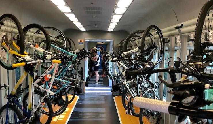 Trasporto mezzi elettrici in treno - 0-100.it