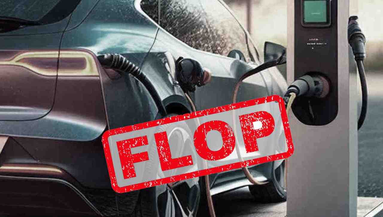 Flop auto elettriche