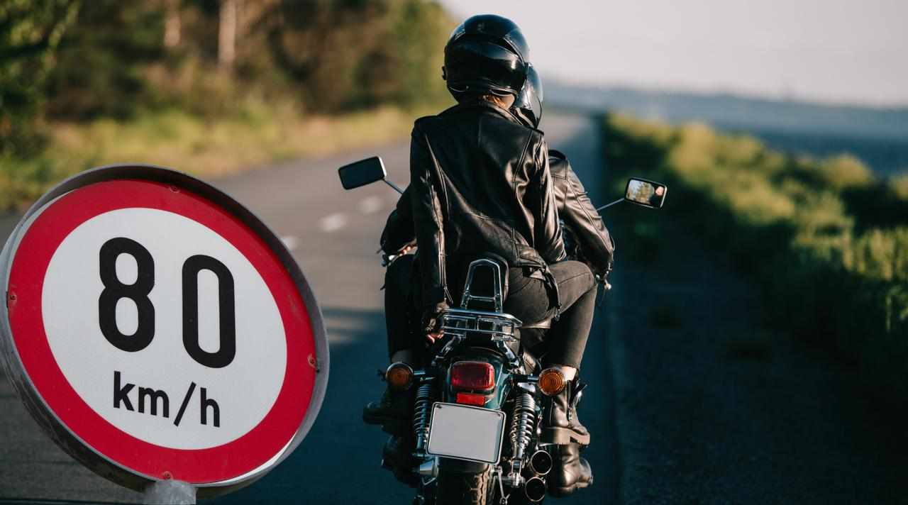 motocicli limite 80 kmh - depositphotos - 0-100.it