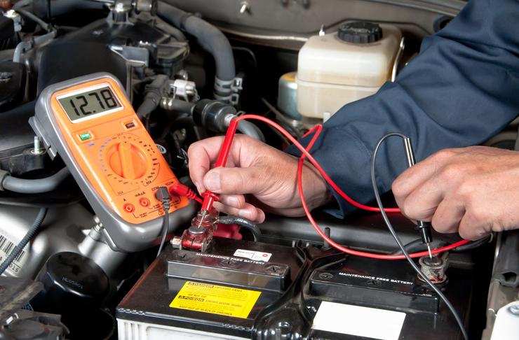 Batteria auto 2 - depositphotos - 0-100.it