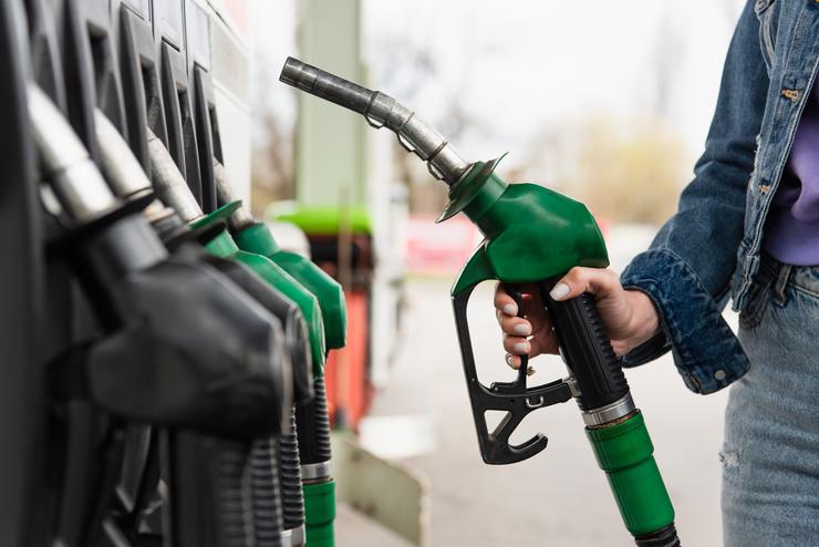 carburante - Depositphotos - 0-100.it 