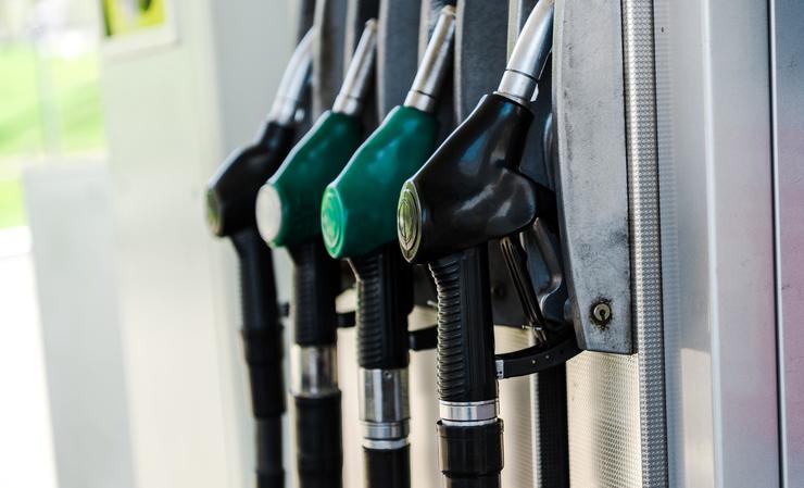 Benzina 2 - depositphotos - 0-100.it