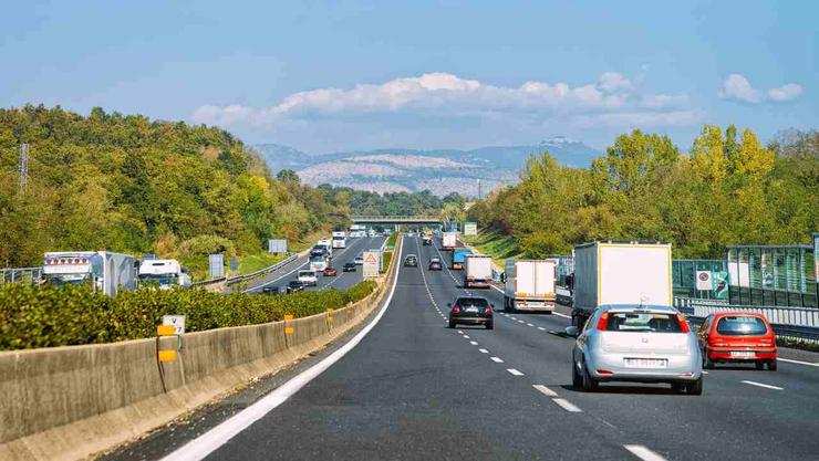 traffico caldo - depositphotos - 0-100.it 