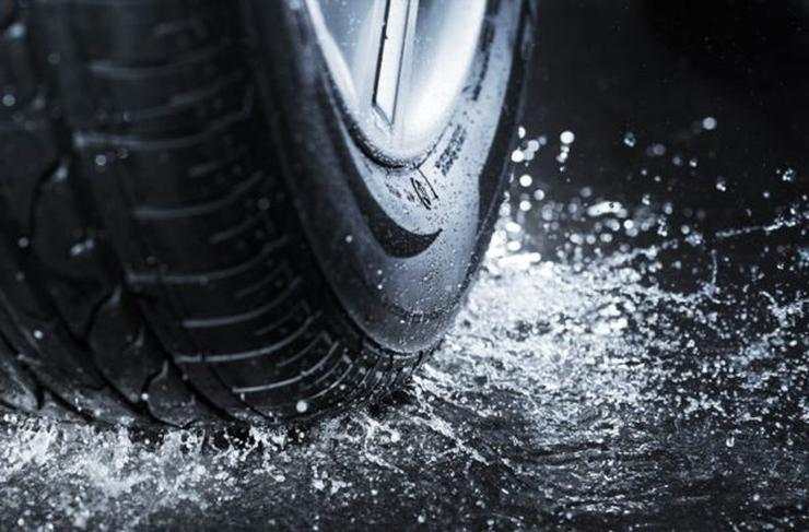Aquaplaning - 0-100.it