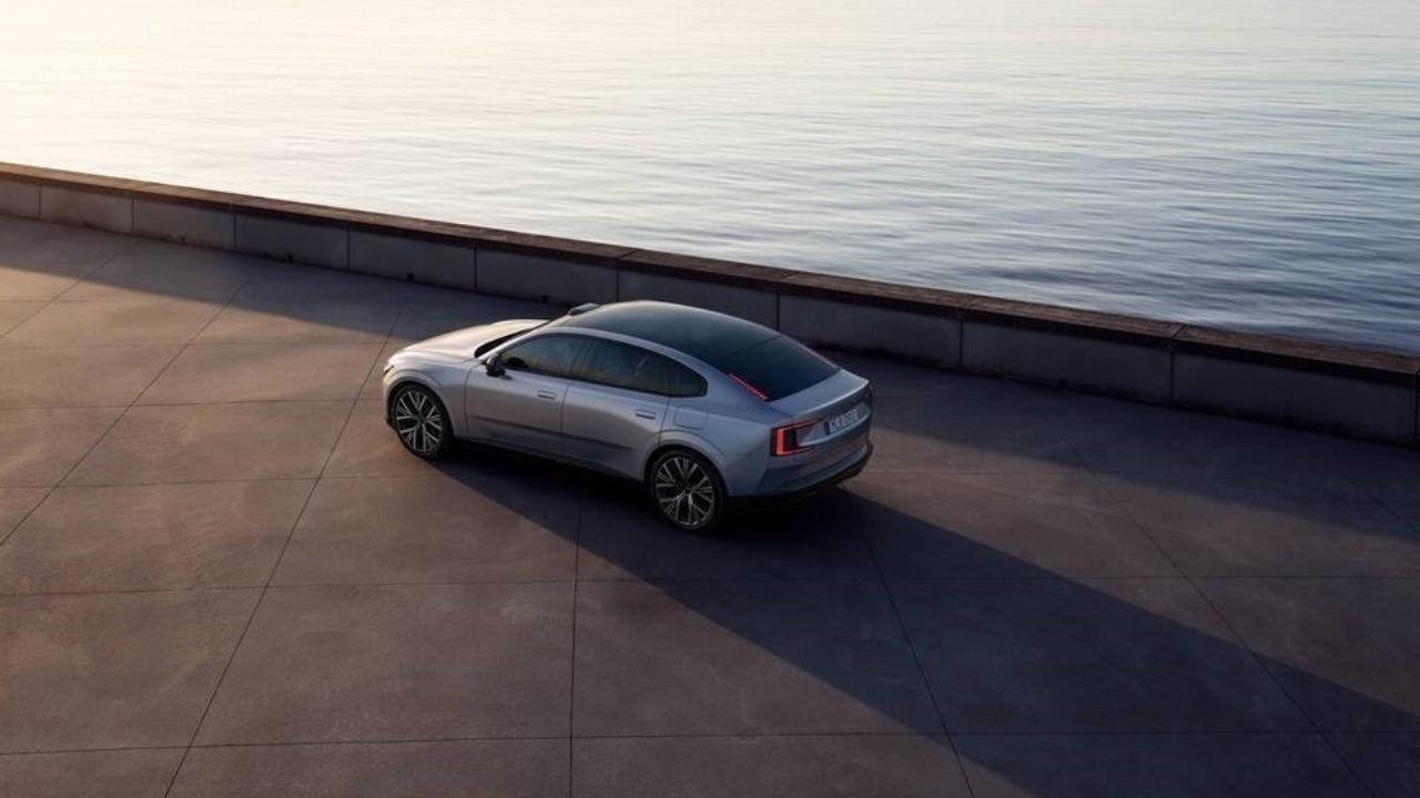 Nuova Volvo ES90